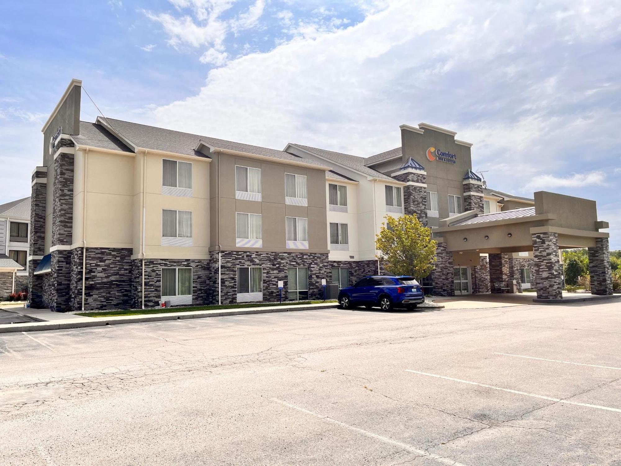 Comfort Inn & Suites Berea Exterior photo